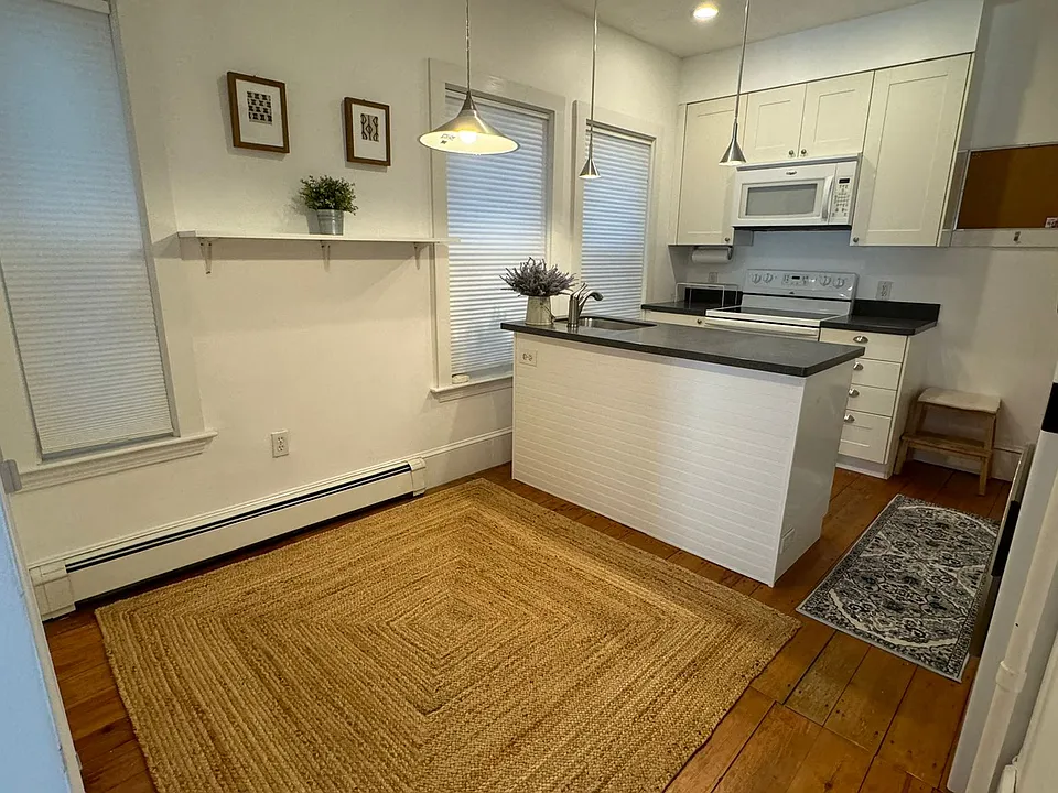 Eat in kitchen