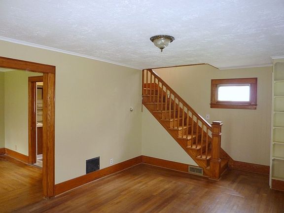 5th image of 113 Hunt Ave