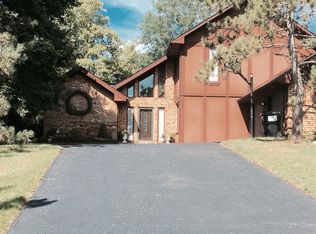 4365 Timberview Dr, Howell, MI 48843