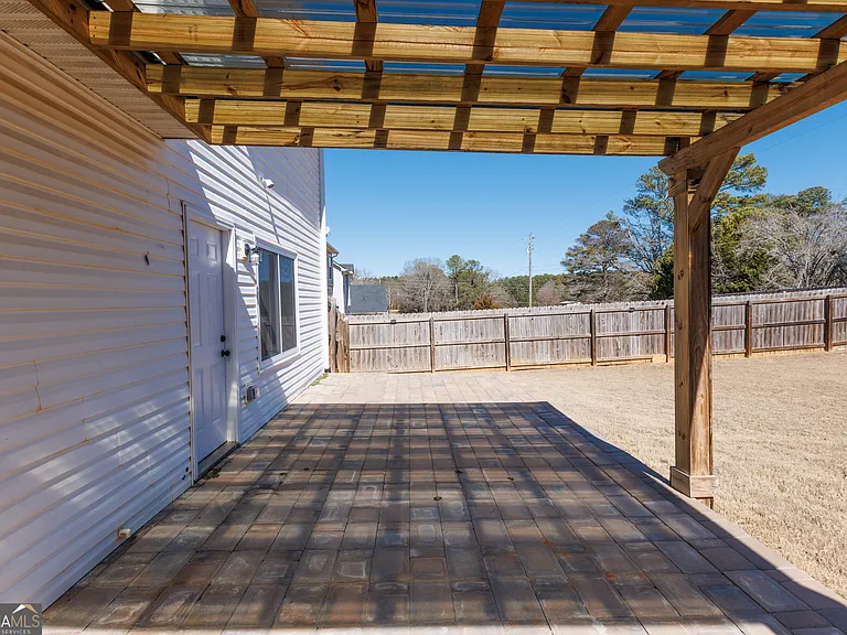 45 Chandler Field Dr — Photo 2