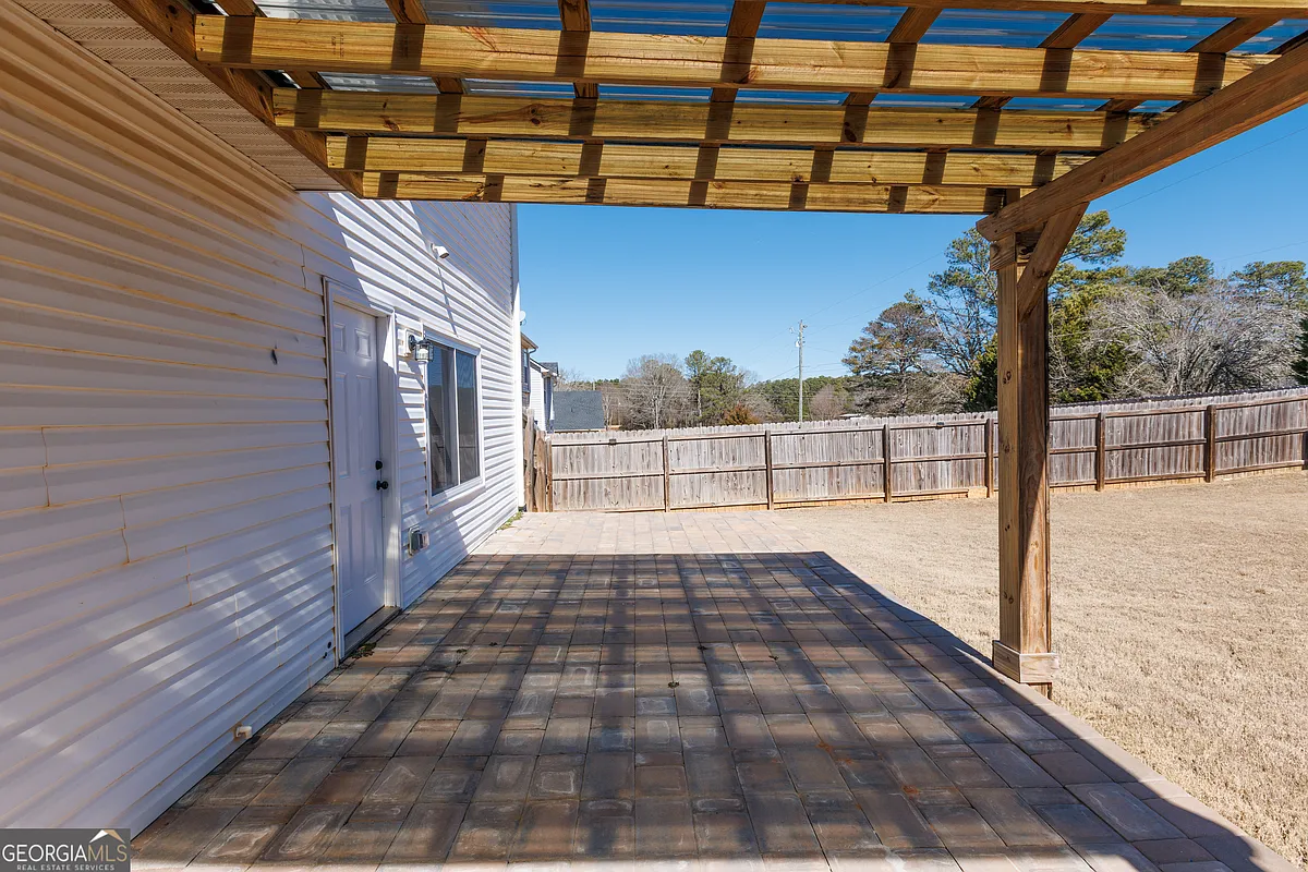 Building Photo - 45 Chandler Field Dr