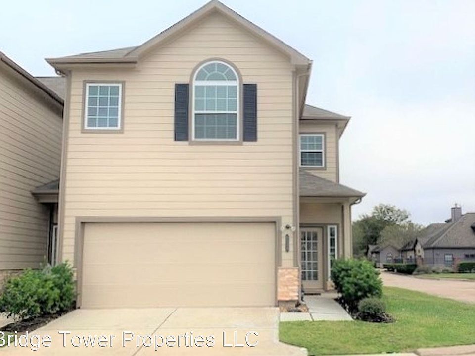 1st image of 2331 Bermuda Palms Dr