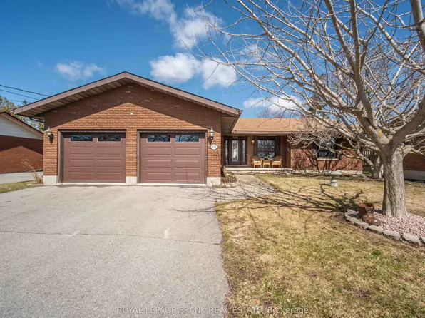 832 Parkhill Rd W, Peterborough, ON K9J 6P1