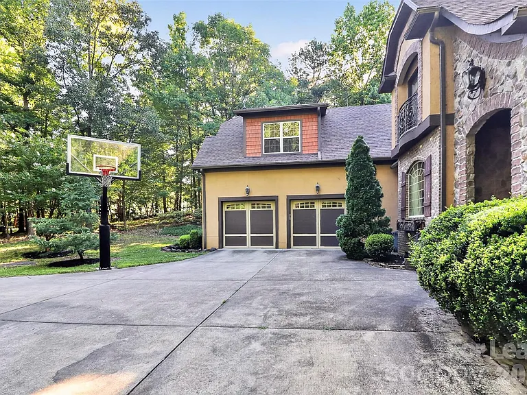 6031 Greystone Dr — Photo 2