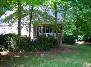 417 Holly Berry Ln, Holly Springs, NC 27540