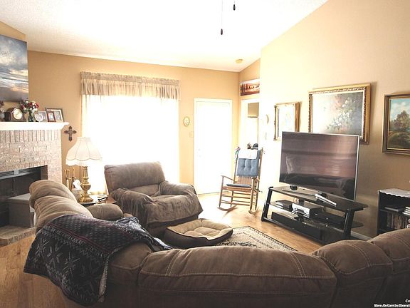 5th image of 7915 Parkland Green Dr