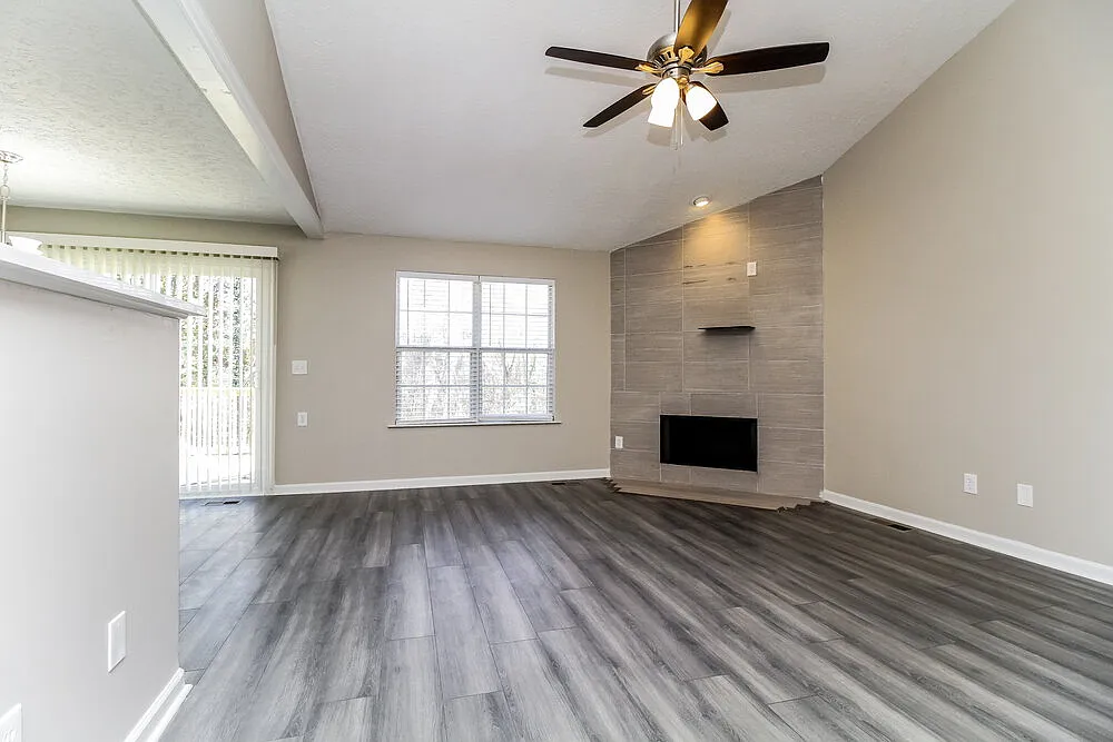3 bed, 2.0 bath, 1287 sqft, $1,980 — Photo 3