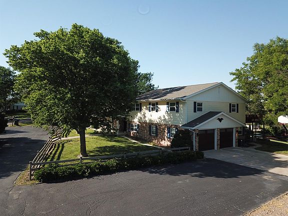 2nd image of 1098 Evergreen Dr