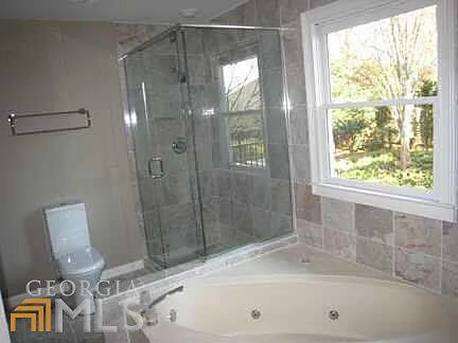 4785 Hampton Lake Dr — Photo 10