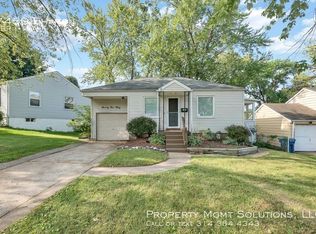 7430 Sharon Dr, Saint Louis, MO 63136