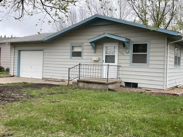732 Crescent Dr, Hesston, KS 67062