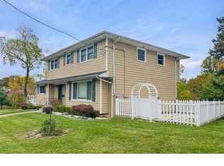 460 Valley Rd, Clark, NJ 07066
