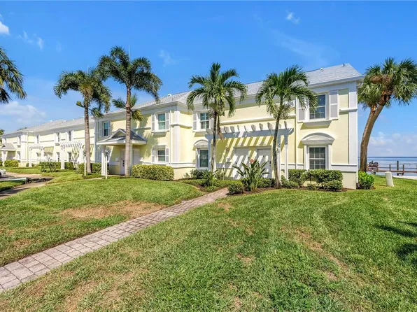 4982 Coquina Key Dr SE, Saint Petersburg, FL 33705