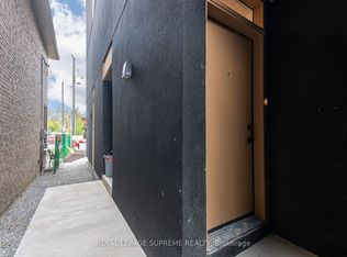 101 Bernice Cres #4, Toronto, ON M6N 1W7