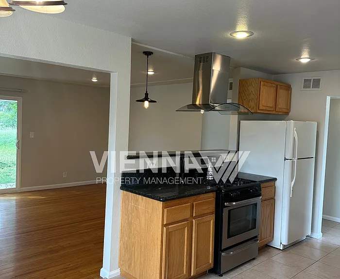5280 5th St — Photo 8