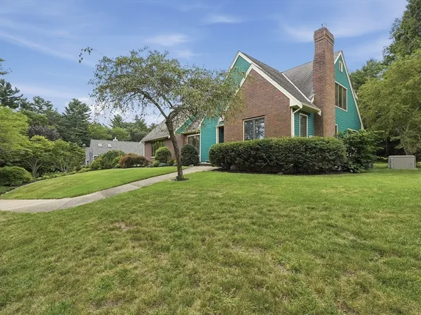 7 Miramar Dr, Pembroke, MA 02359
