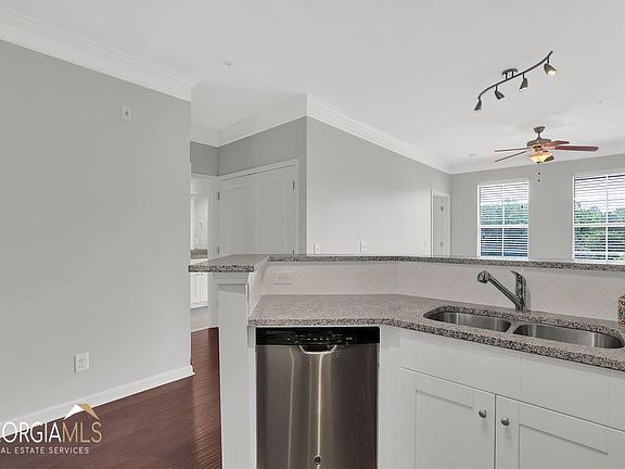 4th image of 10 Perimeter Summit Blvd NE APT 4441