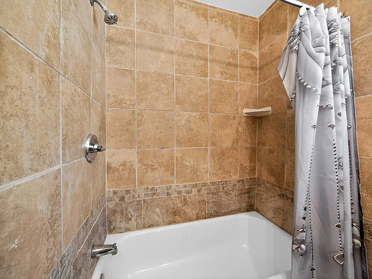 2848 Blan St — Photo 19