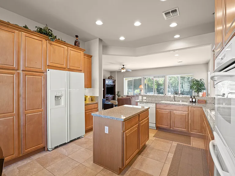 80097 Avenida Santa Olivia — Photo 13