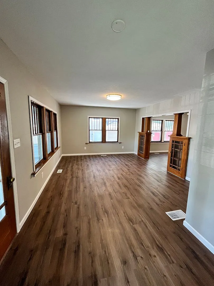 Charming 3 bedroom, 2 bathroom home in the heart of Des Moines, IA — Photo 4