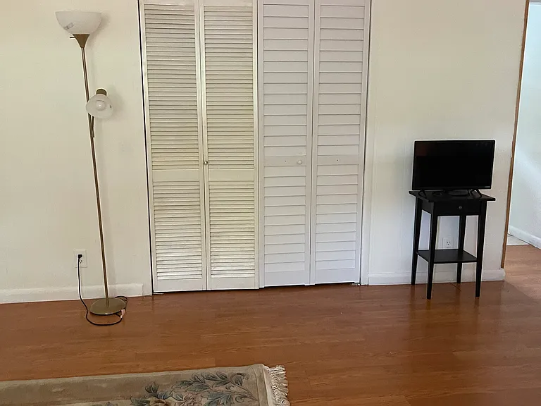 129 SE 5th St #4C — Photo 14