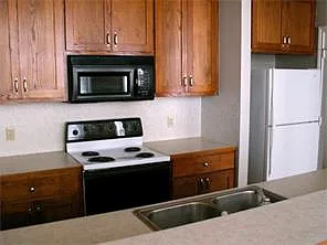 2 bed, 2.0 bath, 842 sqft, $1,195 — Photo 4