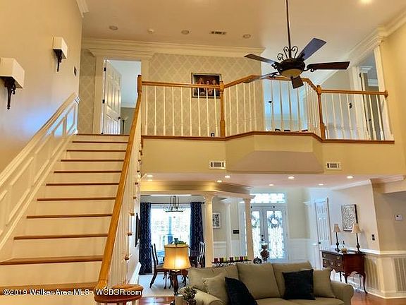 2nd image of 123 Dogwood Est