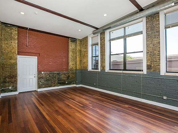 4th image of 3421 Richmond St APT 201