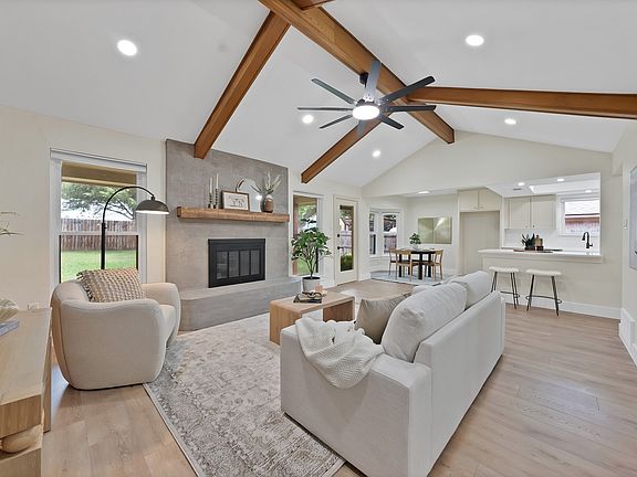 3rd image of 929 Thistle Ridge Ln