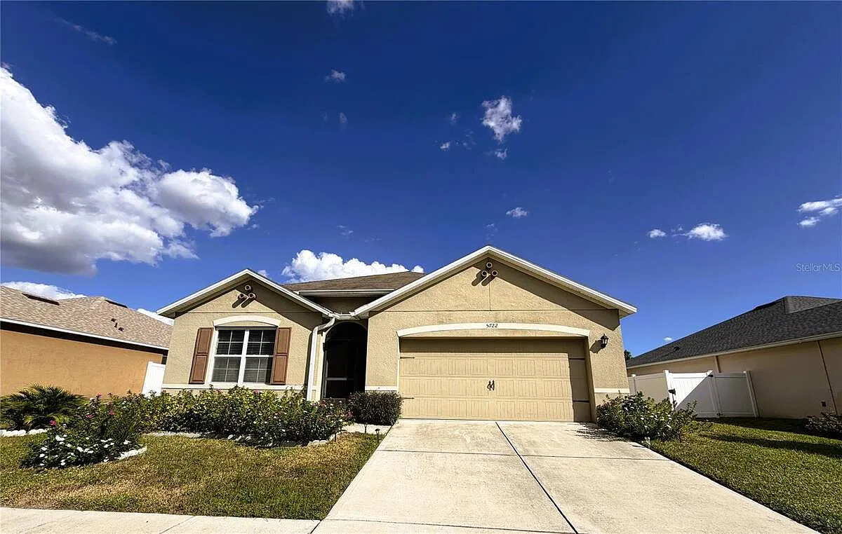 4 bed, 2.0 bath, 1851 sqft, $2,295 — Photo 1