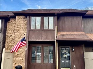 306 Maplewood Ln, Nitro, WV 25143