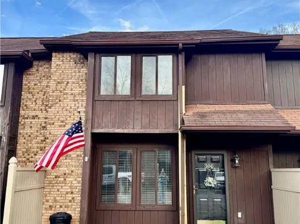 306 Maplewood Ln, Nitro, WV 25143