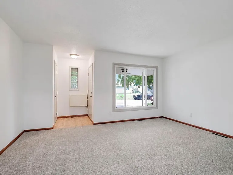 730 6th Ave S #730 — Photo 2