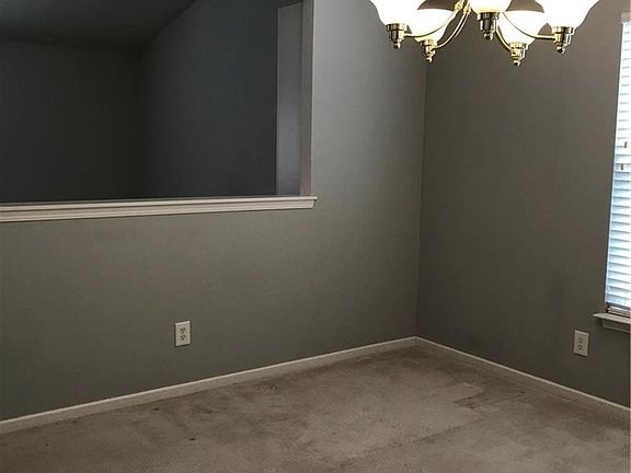 4th image of 10429 Hickory Hill Dr
