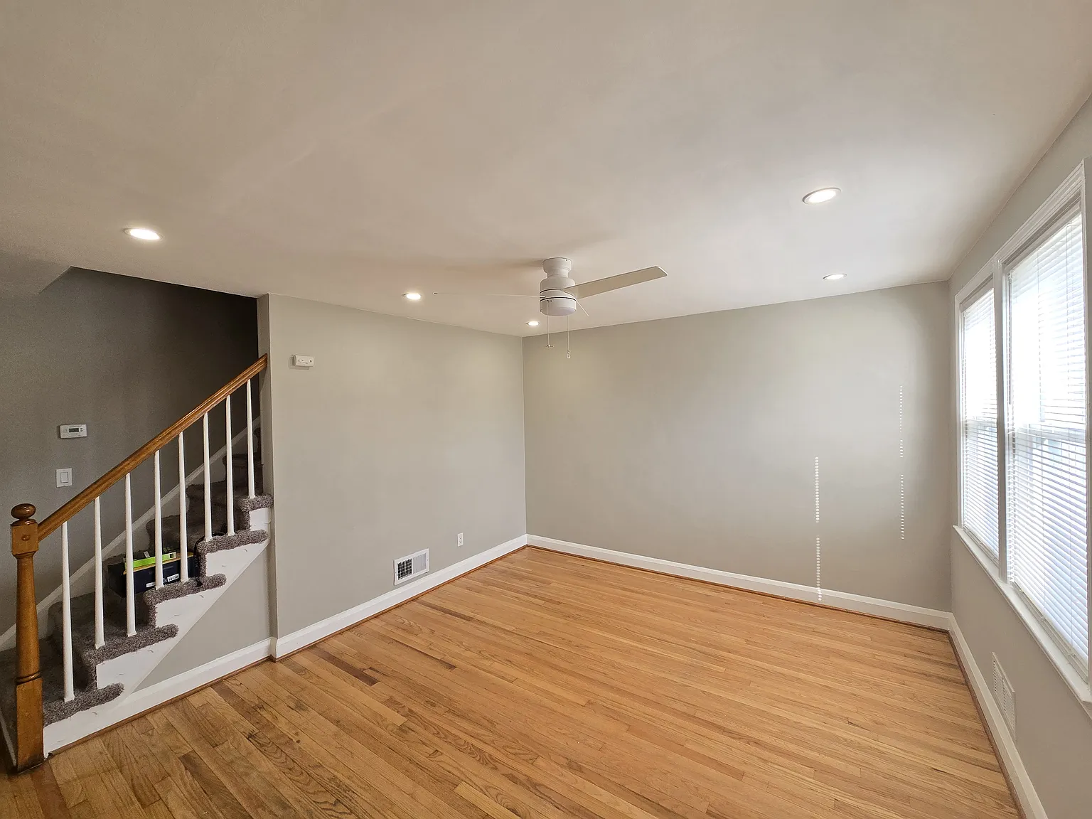 3 bed, 1120 sqft, $1,950 — Photo 2