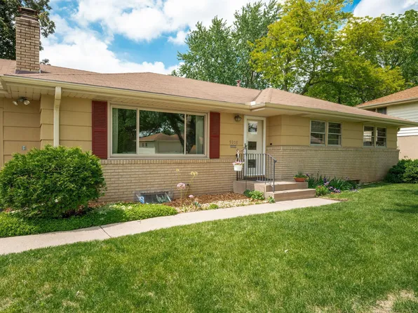 9208 Upton Ave S, Bloomington, MN 55431