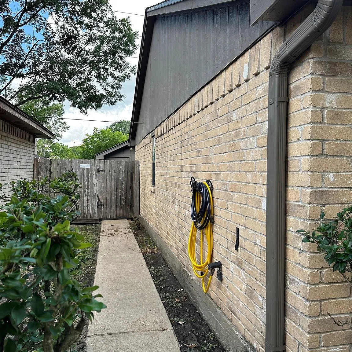 3 bed, 2.0 bath, 1512 sqft, $2,450 — Photo 3