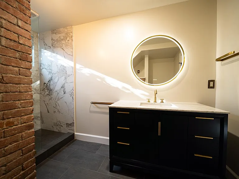 1st floor bathroom