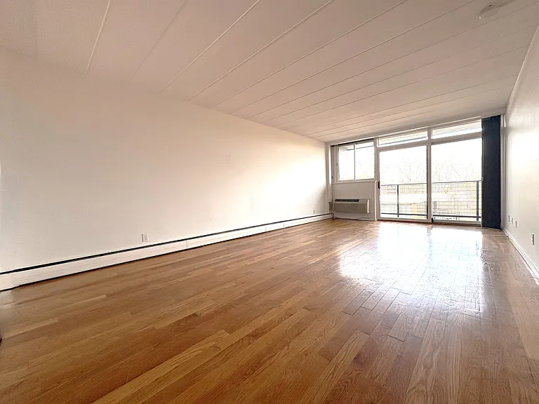 345 Harvard St #4E — Photo 4