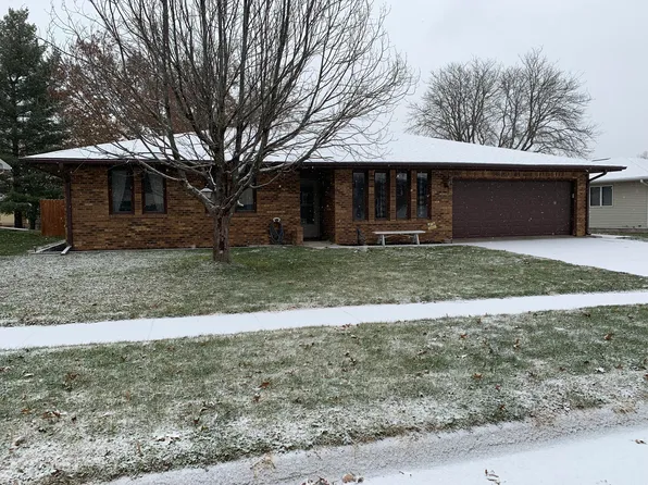 602 Woodland Way, Muscatine, IA 52761