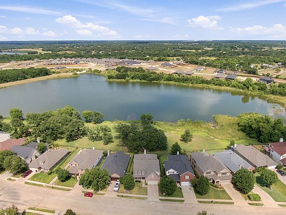 3rd image of 3009 Shoreline Dr