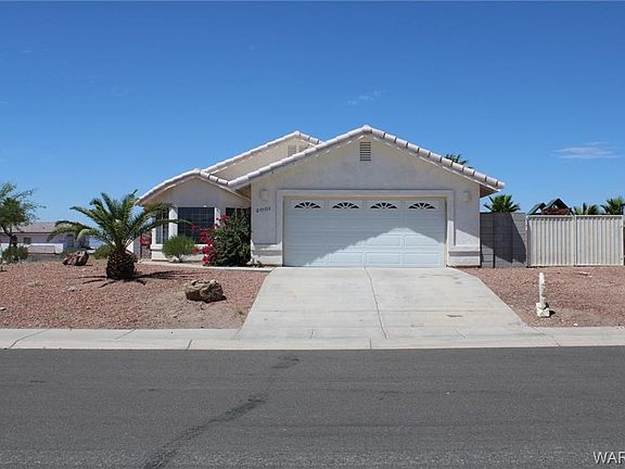 2nd image of 2001 Santa Fe Dr