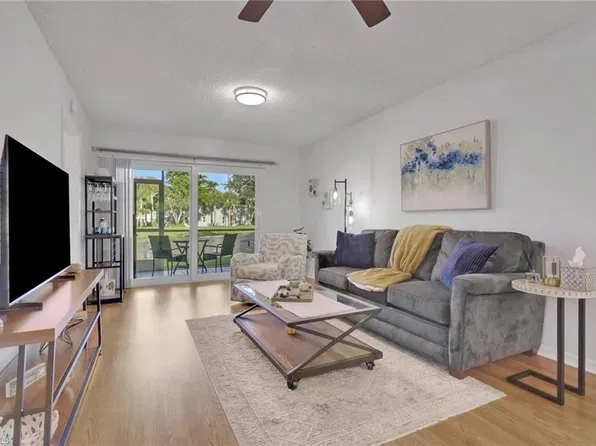 133 Wading Bird Cir #101, Naples, FL 34110