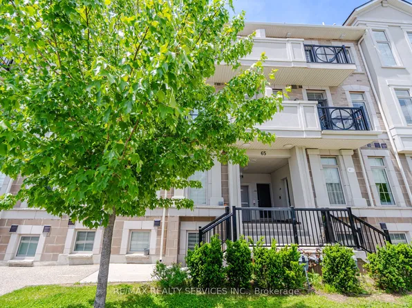 65 Armdale Rd #48, Mississauga, ON L4Z 0C7