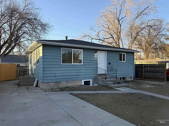 3rd image of 439 Van Buren St