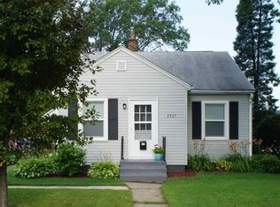 2507 3rd St, East Moline, IL 61244