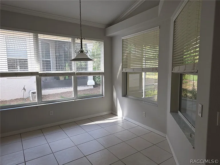 1641 N Shadowview Path — Photo 17