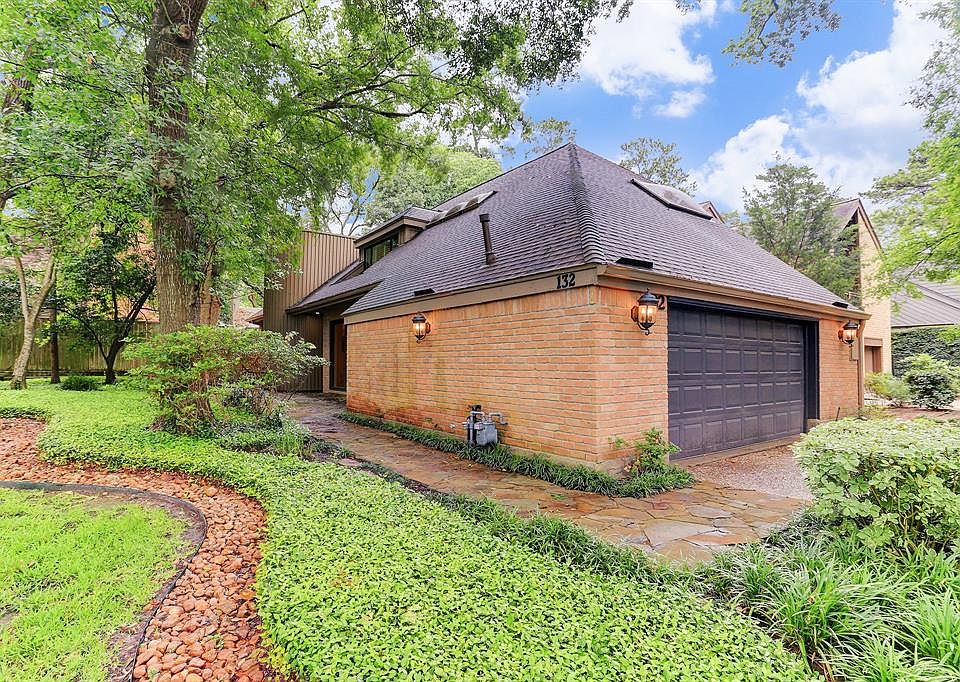1st image of 132 Sugarberry Cir