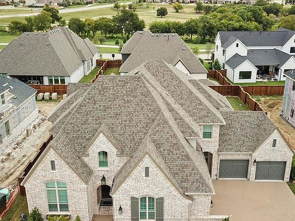 3rd image of 4421 Mueller Ln