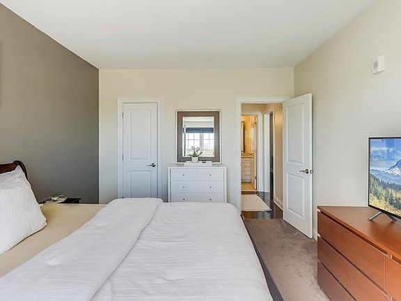 4th image of 130 Tremont St #23